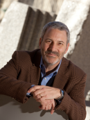 Headshot of Howard Kipen. 